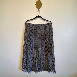 Ribbed Black & White Pattern Skirt NWOT